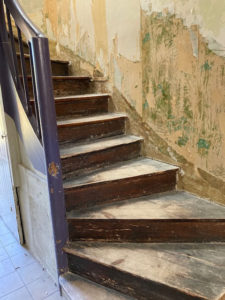 avant-A-escalier-renovation